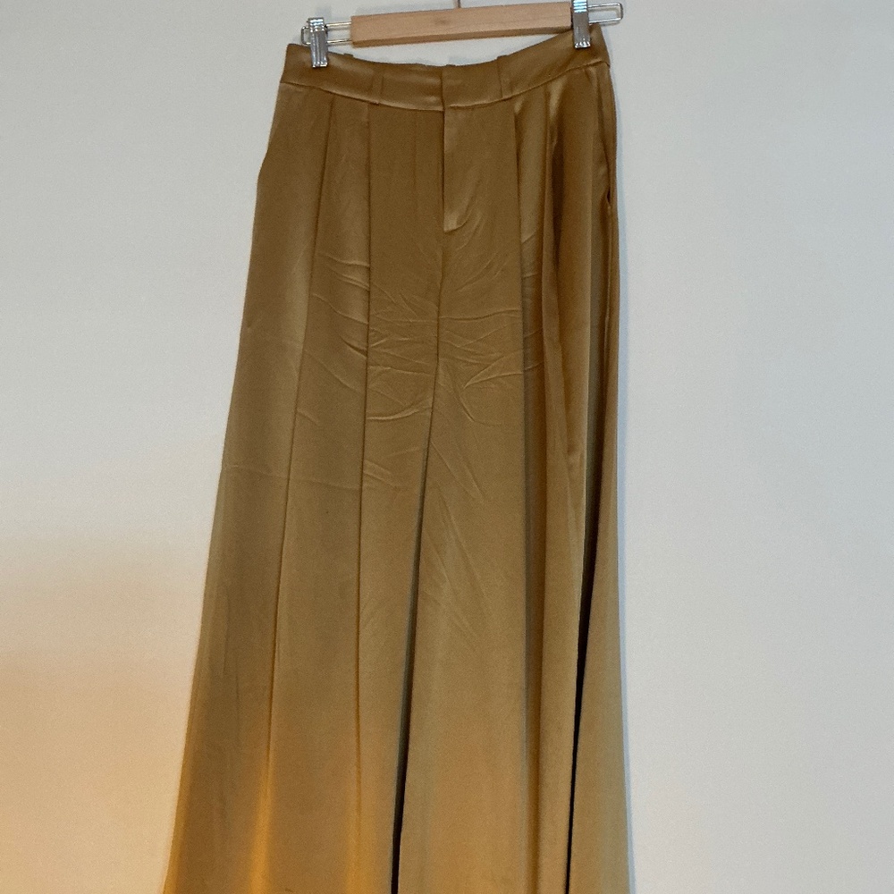 Banana Republic gold colour 100% silk wide-leg pants.